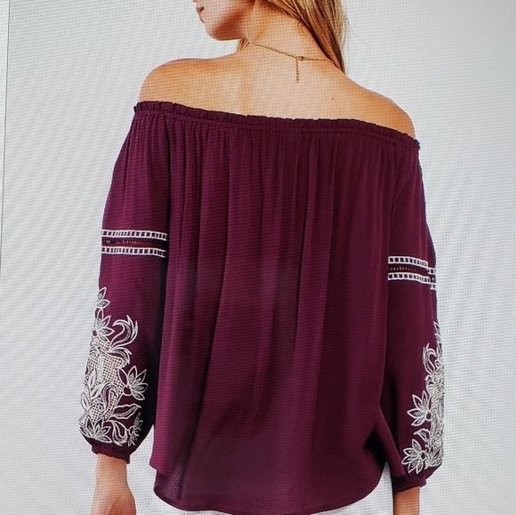 Boho Embroidered Top - Picture 2 of 3